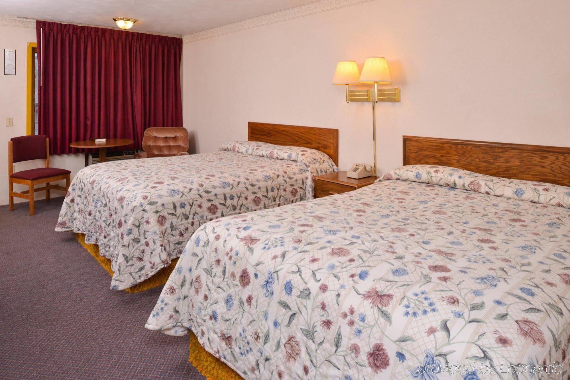 Red Carpet Inn Норт-Іст Екстер'єр фото