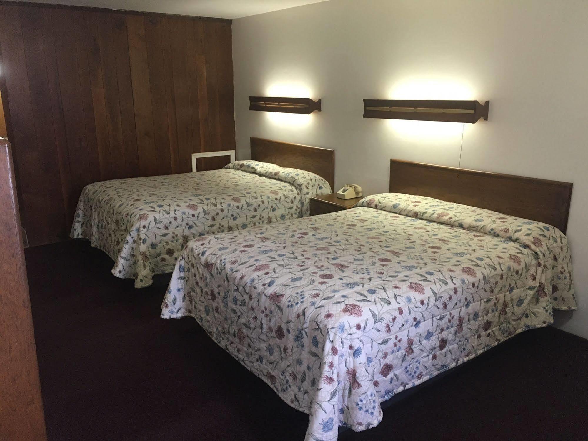 Red Carpet Inn Норт-Іст Екстер'єр фото